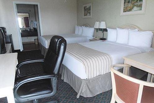 Econo Lodge Falfurrias Hwy 281 Стая снимка